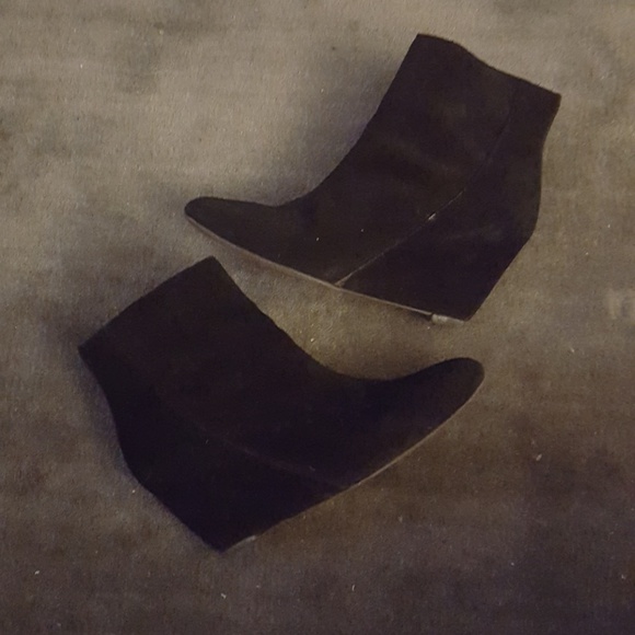 Vince Camuto Shoes - Vince Camuto Melisi Suede Leather Bootie